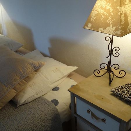 Mas Les Fleurs D'Hilaire Bed & Breakfast Monteux Dış mekan fotoğraf
